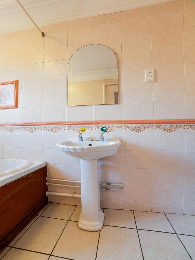 Sneyd Arms Hotel Stoke-on-Trent Eksteriør bilde